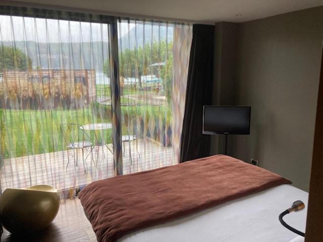 Hotel Le Petit Letraz Duingt Esterno foto