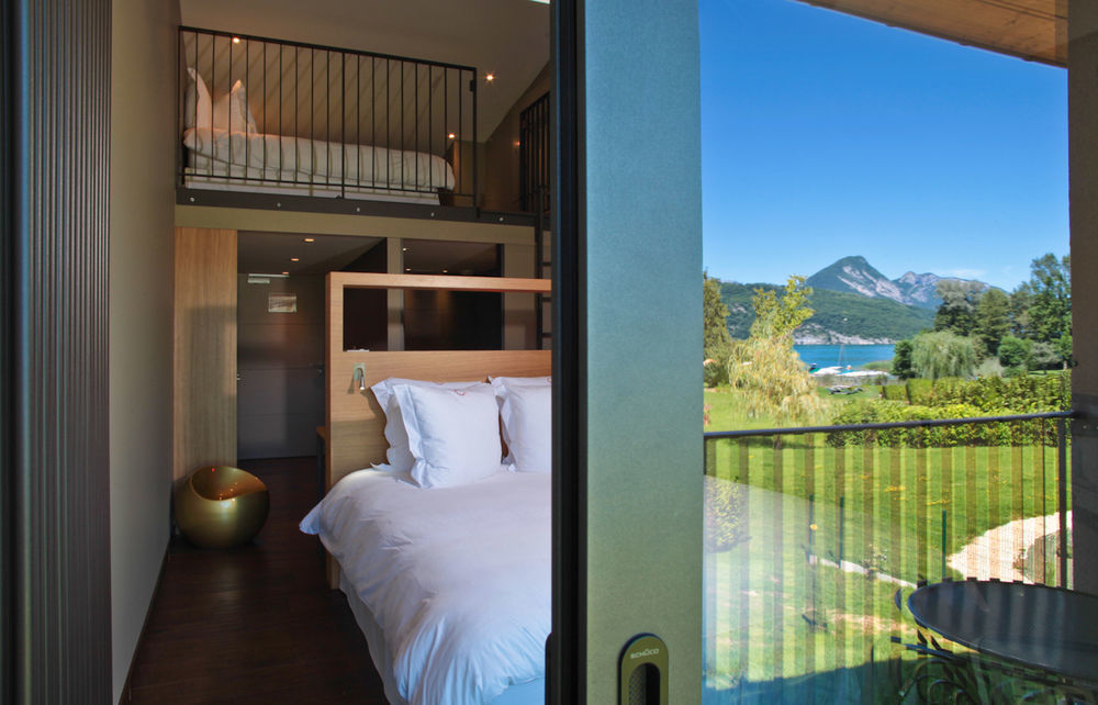 Hotel Le Petit Letraz Duingt Esterno foto